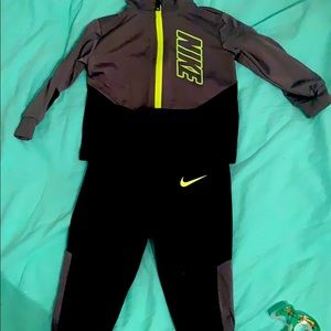18M NIKE track suit